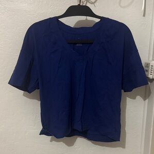 Everlane women's crop v-neck